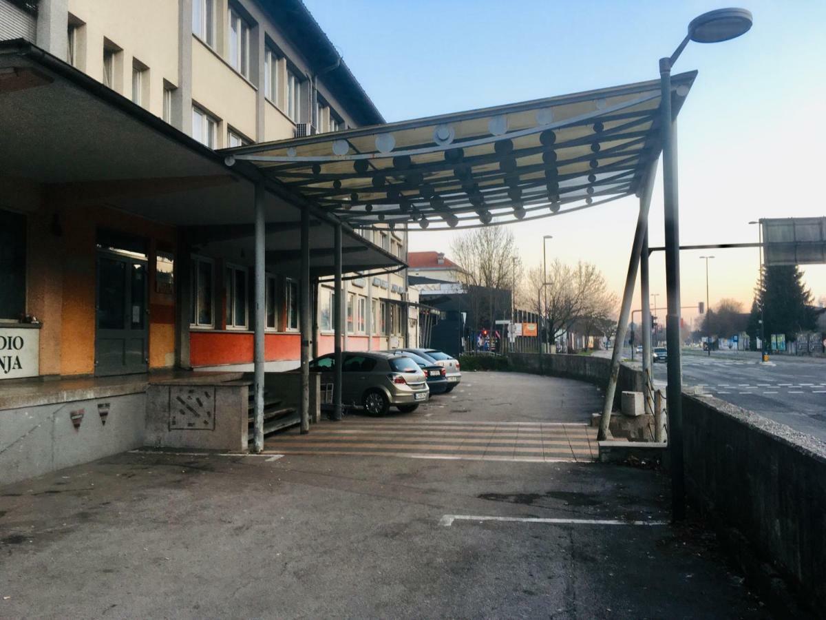 Cozy, Bright And Affordable Single Studio - Free Parking Любляна Екстериор снимка